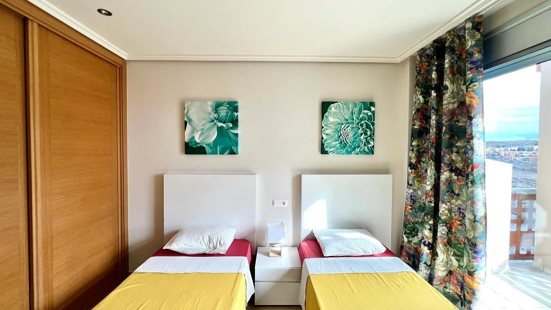 Ocean View Two Bedroom Apartment Granadilla De Abona